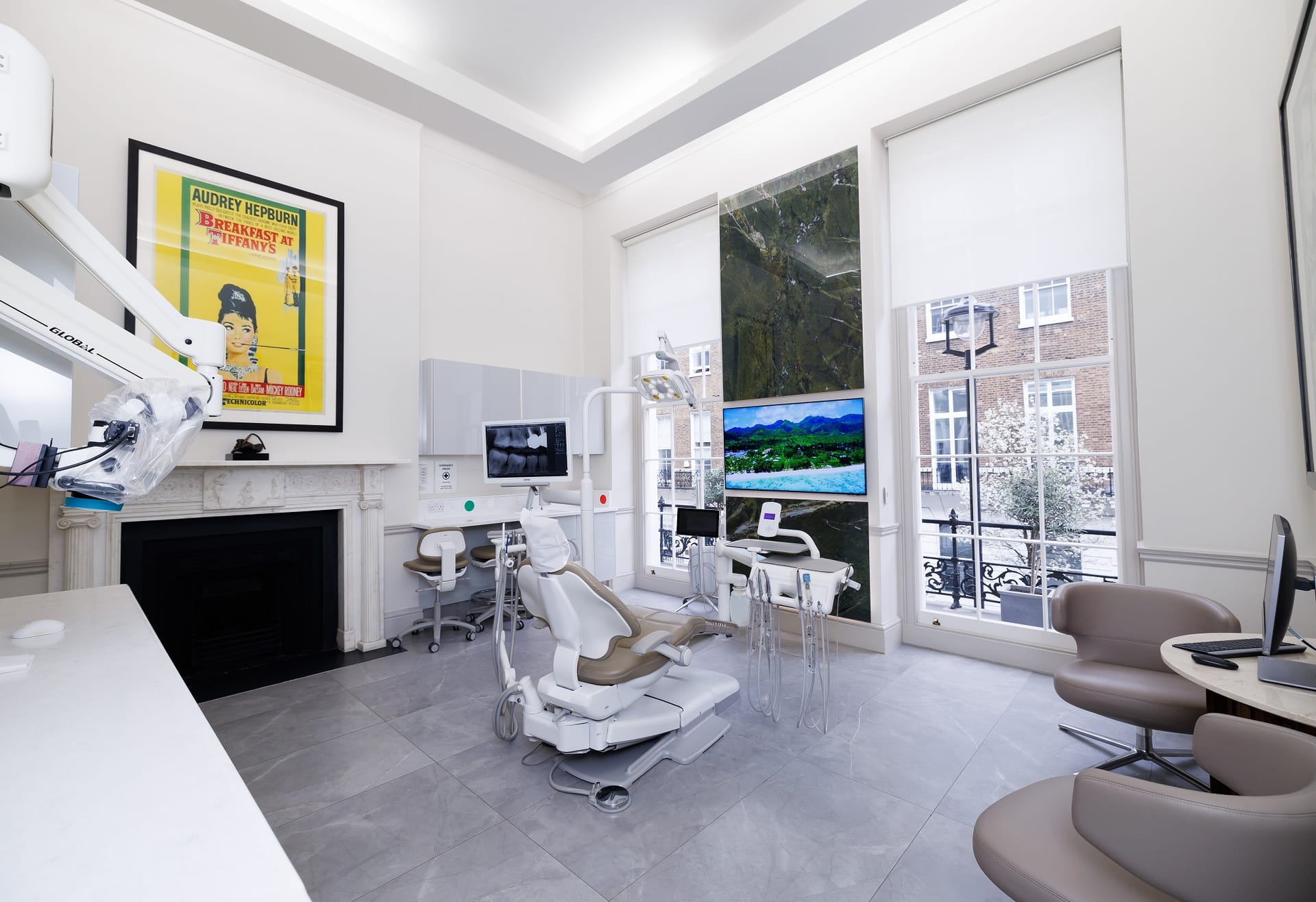 Omid Sobhani Harley Street treatment suite with advanced dental unit and microscope