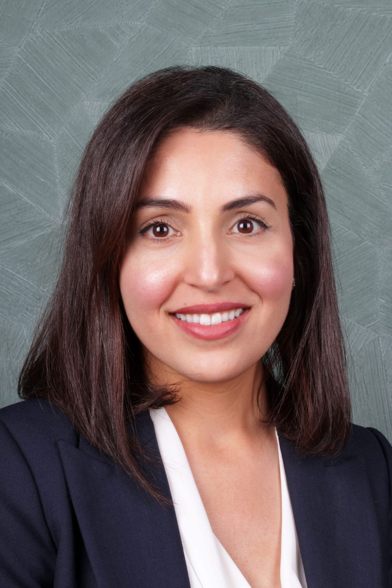 Dr Mahya Farmani, Specialist Endodontist